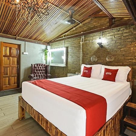 Oyo 90636 Teratak Zakiah Chalet Jerantut Exterior foto