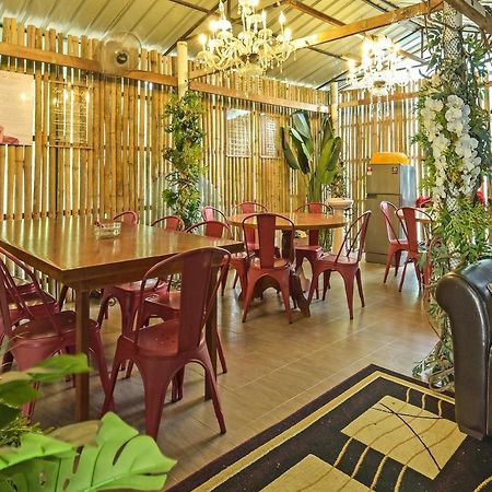 Oyo 90636 Teratak Zakiah Chalet Jerantut Exterior foto