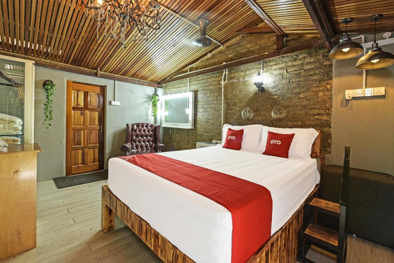 Oyo 90636 Teratak Zakiah Chalet Jerantut Exterior foto