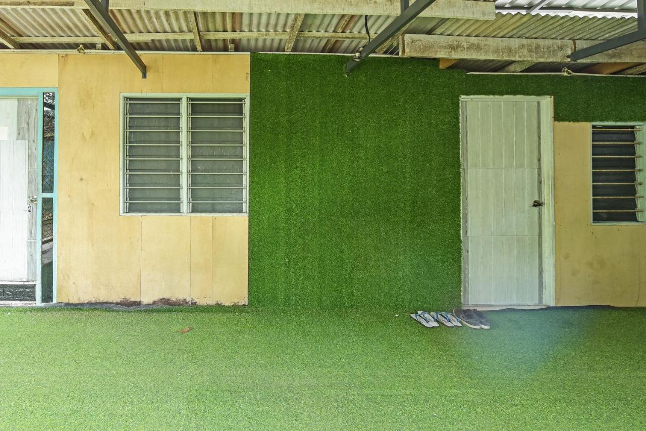 Oyo 90636 Teratak Zakiah Chalet Jerantut Exterior foto