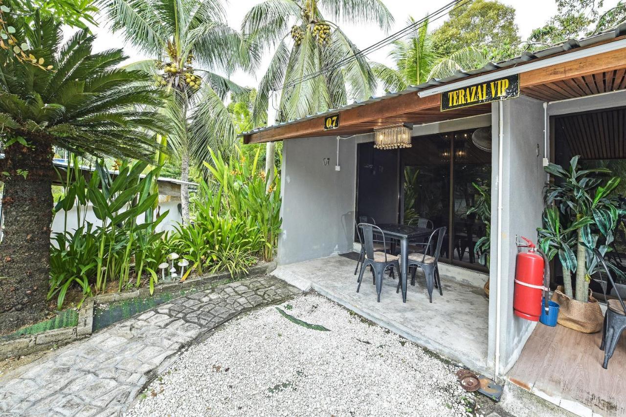 Oyo 90636 Teratak Zakiah Chalet Jerantut Exterior foto