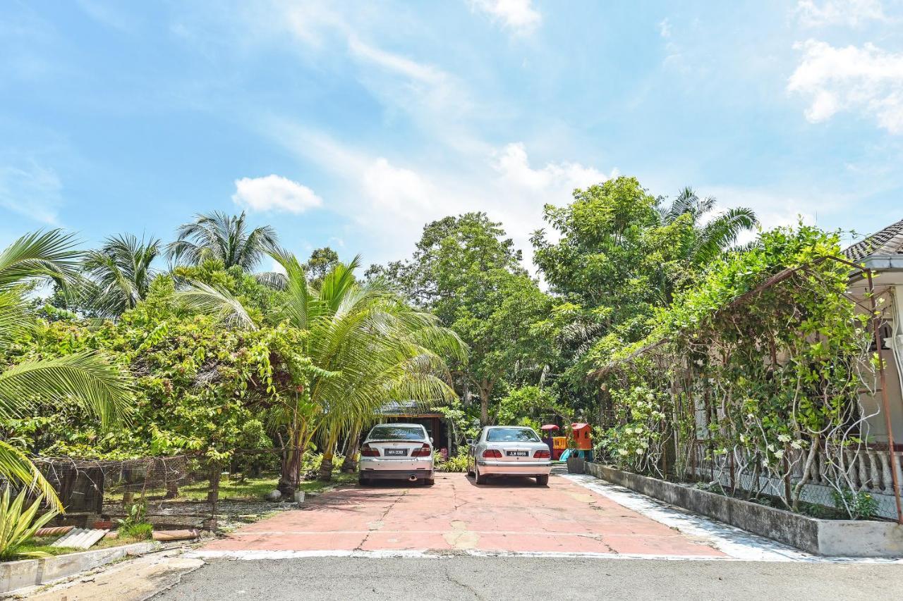 Oyo 90636 Teratak Zakiah Chalet Jerantut Exterior foto