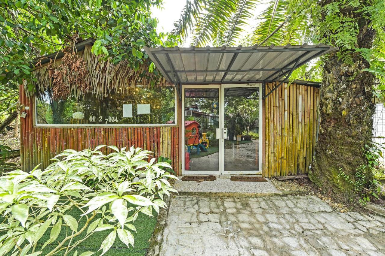 Oyo 90636 Teratak Zakiah Chalet Jerantut Exterior foto