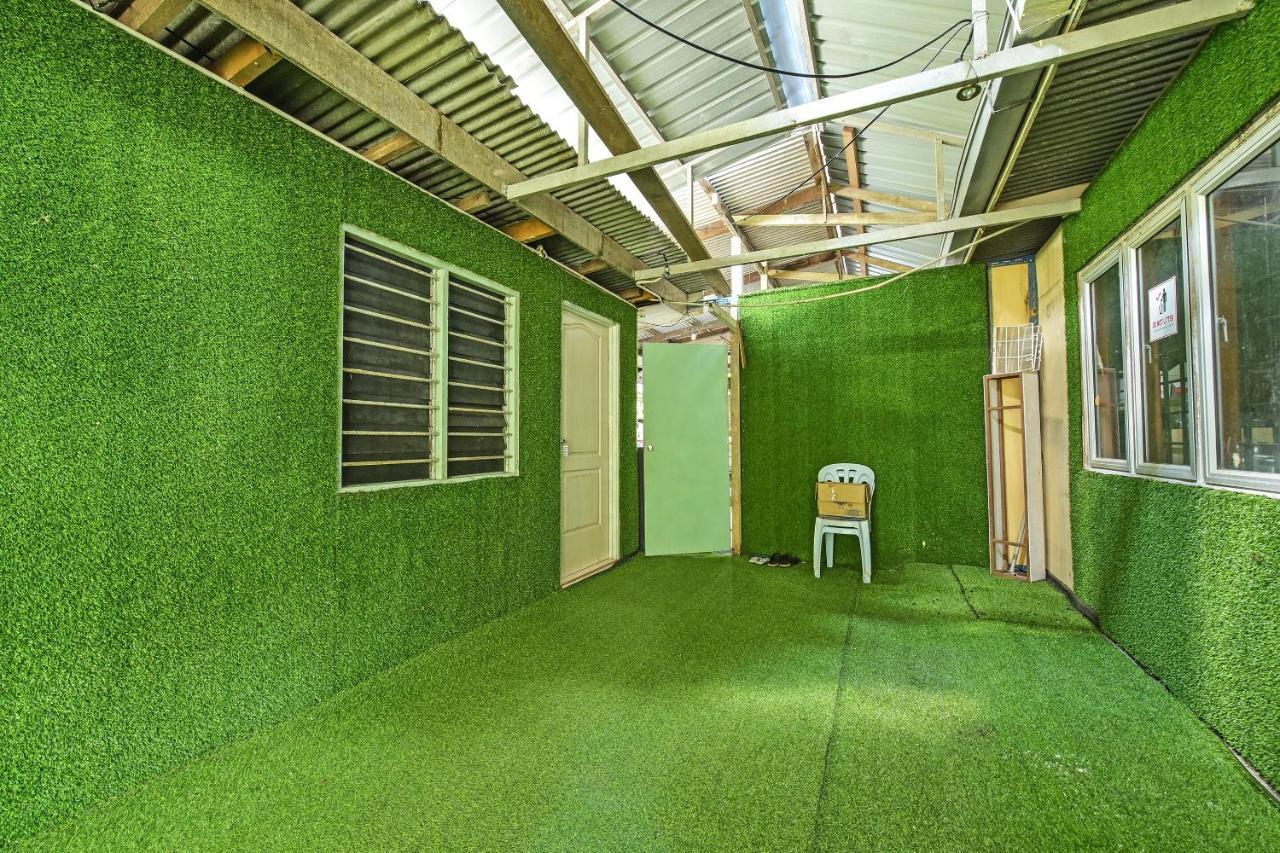 Oyo 90636 Teratak Zakiah Chalet Jerantut Exterior foto