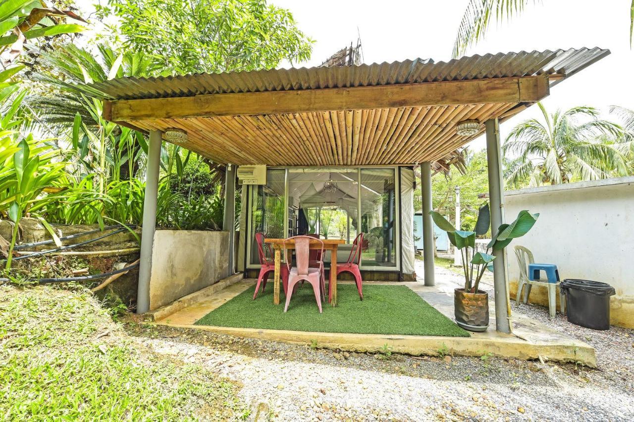 Oyo 90636 Teratak Zakiah Chalet Jerantut Exterior foto