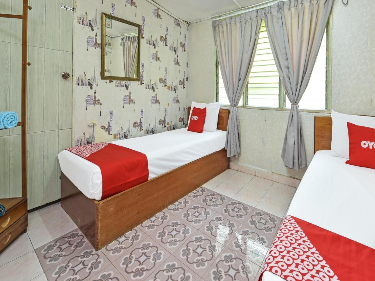 Oyo 90636 Teratak Zakiah Chalet Jerantut Exterior foto