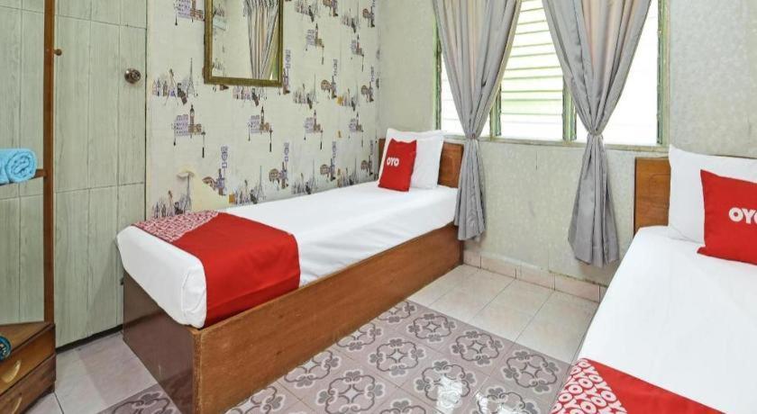 Oyo 90636 Teratak Zakiah Chalet Jerantut Exterior foto
